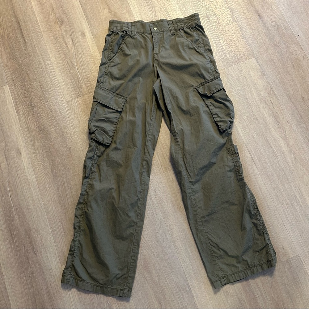Divided green cargo pants, 100% cotton mid rise